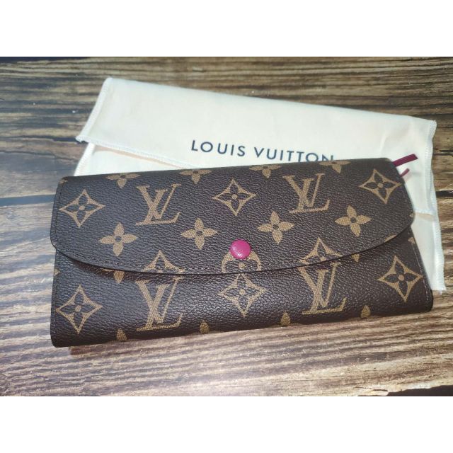 Louis Vuitton 長財布 (*^▽^*)