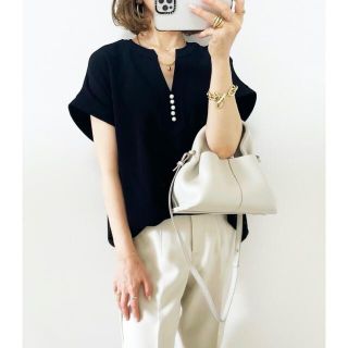 トゥデイフル(TODAYFUL)のエマテイラー♡パールブラウス♡新品♡今期大人気(シャツ/ブラウス(半袖/袖なし))