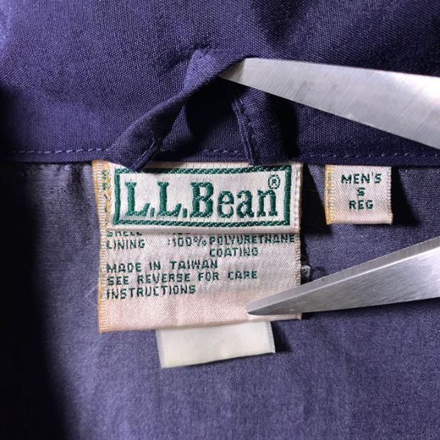 L.L.Bean(エルエルビーン)の80s〜90s古着 エルエルビーン ナイロンジャケット ブルゾン ネイビー 刺繍 メンズのジャケット/アウター(ナイロンジャケット)の商品写真