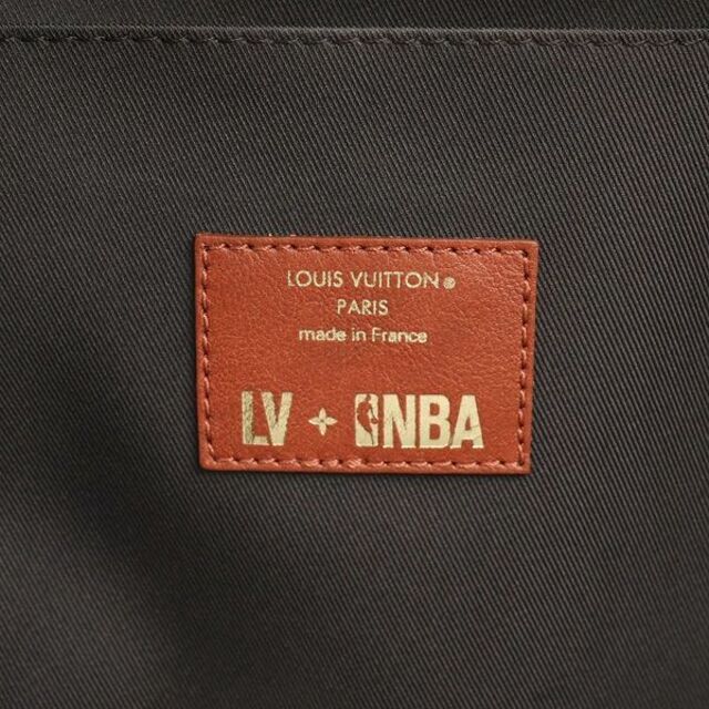 LOUIS VUITTON(ルイヴィトン)のルイヴィトン【LOUIS VUITTON×NBA】M45784シューズ・ボックス メンズのバッグ(バッグパック/リュック)の商品写真