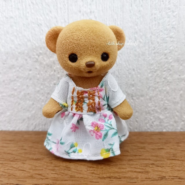 未使用品　ハンドメイド作家　ハニービー　刺繍ワンピース