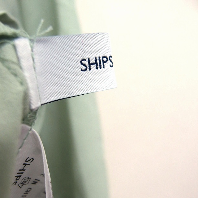 SHIPS(シップス)のシップス SHIPS エニィ any ノーカラー シャツ ブラウス フリル 薄手 レディースのトップス(シャツ/ブラウス(長袖/七分))の商品写真