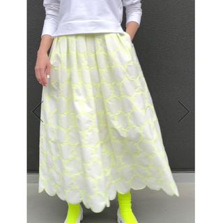 ドゥロワー(Drawer)のshetokyo Anna circle dot white/yellow 36(ロングスカート)