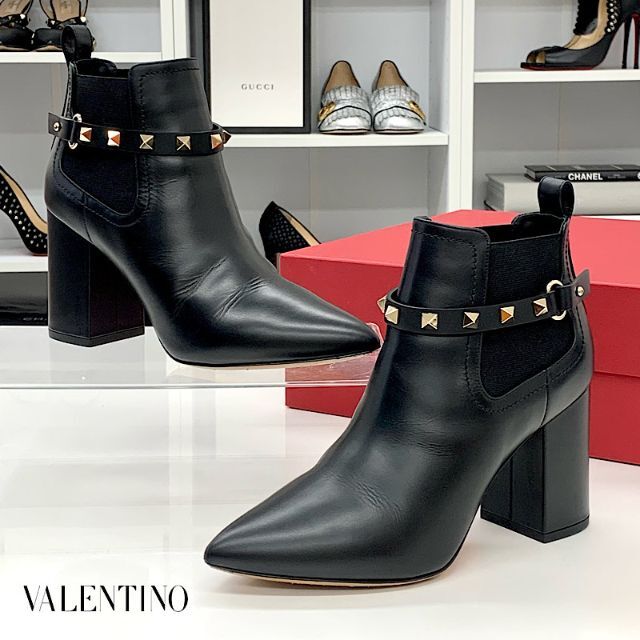 VALENTINO 本革ブラックショートブーツ