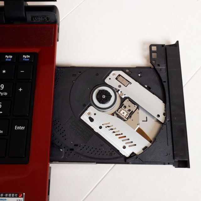 美品!赤】快適高速SSD✨設定済✨すぐに使える薄型ノートパソコン 美品!赤】快適高速SSD✨設定済✨すぐに使える薄型ノートパソコン