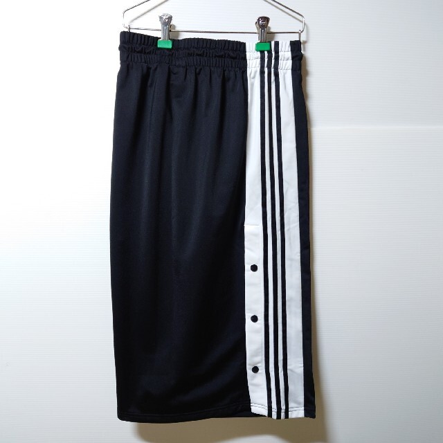 adidas(アディダス)の【スリーストライプスコレクション】adidas★ロングスカート★台形★黒★2XL レディースのスカート(ロングスカート)の商品写真