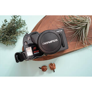 オリンパス(OLYMPUS)の【フィルム付き】Olympus IZM 300　高級ブリッジカメラ(フィルムカメラ)