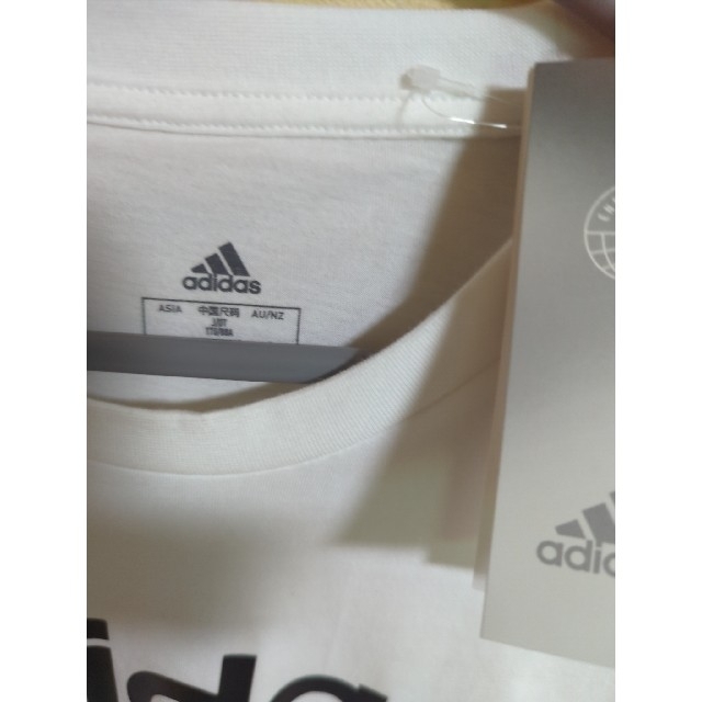 adidas(アディダス)のレディース　トップス　Tシャツ　アディダス　ロゴ　白 レディースのトップス(Tシャツ(半袖/袖なし))の商品写真