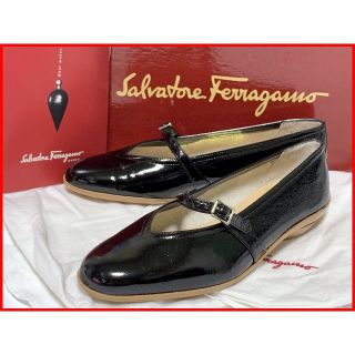 サルヴァトーレフェラガモ(Salvatore Ferragamo)のフェラガモ 4.5≒22cm パンプス エナメル 黒 箱・保存袋付 mcu(ハイヒール/パンプス)