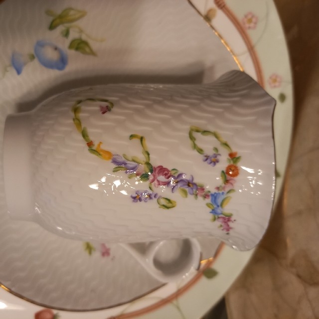 MEISSEN(マイセン)の最終お値下げ　マイセンの「波の戯れ」コーヒーカップにロイヤルコペンの花イニシャル インテリア/住まい/日用品のキッチン/食器(食器)の商品写真