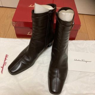 サルヴァトーレフェラガモ(Salvatore Ferragamo)のばつまる君様専用です！フェラガモ  本革　ショートブーツ　ブラウン系(ブーツ)