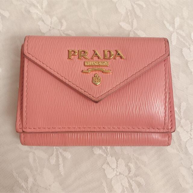 最安値で PRADA - PRADA サフィアーノ 三つ折り財布 ピンク 財布 - www