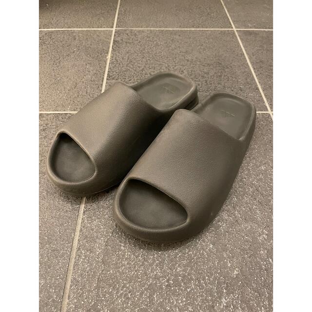 adidas(アディダス)のadidas YEEZY Slide Onyx スライド オニキス27.5 メンズの靴/シューズ(サンダル)の商品写真