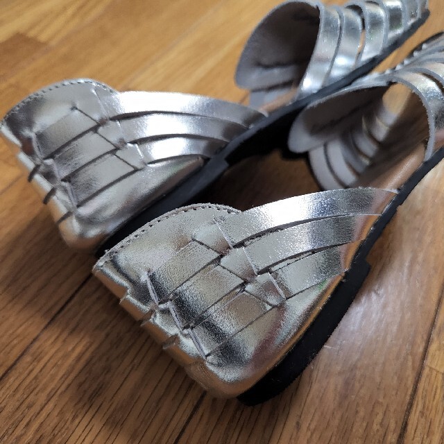 サンダル　シルバー レディースの靴/シューズ(サンダル)の商品写真
