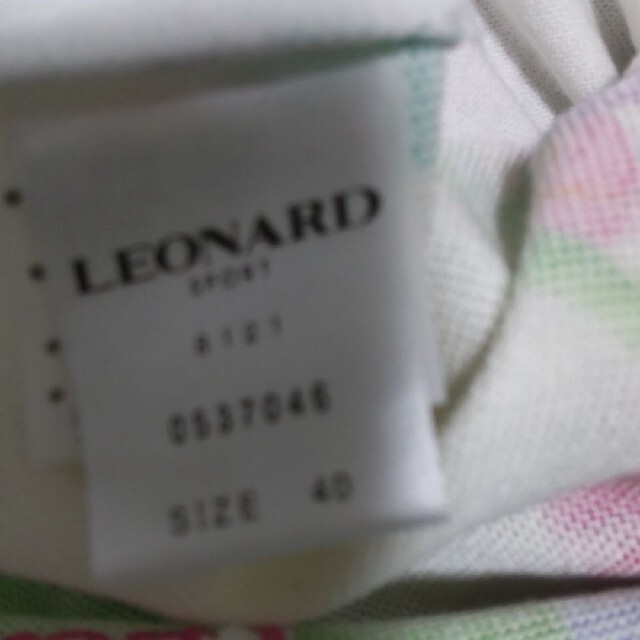 LEONARD(レオナール)のLEONARD SPORT　良品✨白地に綺麗な花&ハート総柄ロゴ刺繍 レディースのトップス(カットソー(長袖/七分))の商品写真