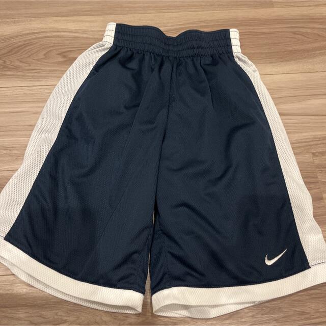 NIKE(ナイキ)のナイキ　リバーシブルハーフパンツ　130cm 140cm キッズ/ベビー/マタニティのキッズ服男の子用(90cm~)(パンツ/スパッツ)の商品写真