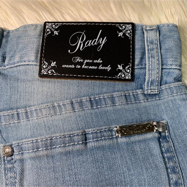 Rady(レディー)のRady デニム スキニー ダメージ 鬼クラッシュ ライトブルー レディースのパンツ(スキニーパンツ)の商品写真