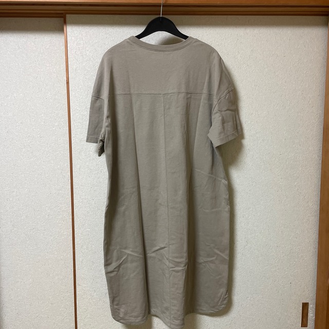 UNIQLO(ユニクロ)のUNIQLO Tシャツワンピース　150 キッズ/ベビー/マタニティのキッズ服女の子用(90cm~)(Tシャツ/カットソー)の商品写真