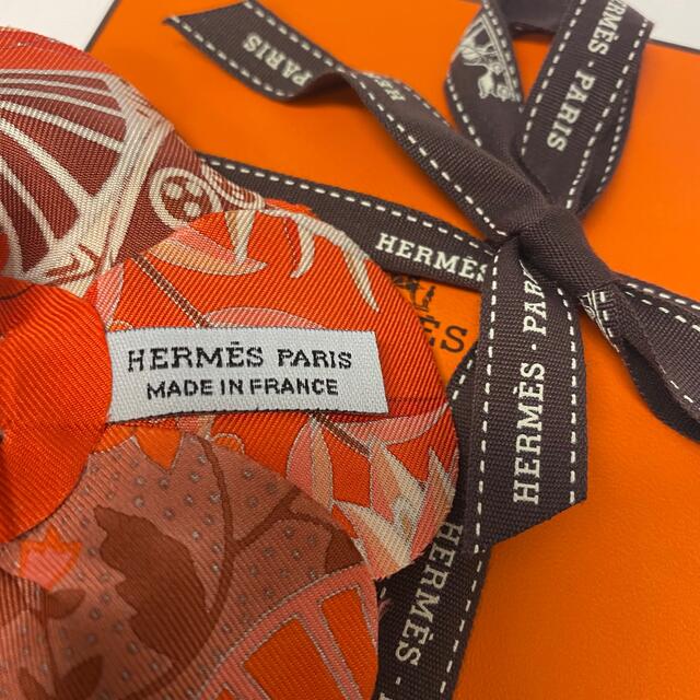 Hermes(エルメス)の極美品　定価4.6万　エルメス　コサージュ ブローチ フラワーシルク ツイル 箱 レディースのアクセサリー(ブローチ/コサージュ)の商品写真