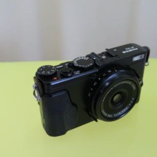 FUJIFILM 　X70ブラック　専用ワイコン　その他アクセサリー色々