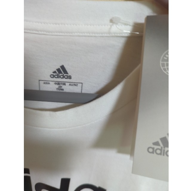 adidas(アディダス)のレディース　キッズ　トップス　Tシャツ　アディダス　白黒　袖タグ　ロゴ　新品 レディースのトップス(Tシャツ(半袖/袖なし))の商品写真