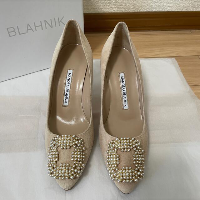 MANOLO BLAHNIK(マノロブラニク)のご専用☆マノロブラニクハンギシ　ヒールパンプス　36 23cm ベージュ　パール レディースの靴/シューズ(ハイヒール/パンプス)の商品写真