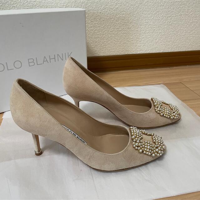 MANOLO BLAHNIK(マノロブラニク)のご専用☆マノロブラニクハンギシ　ヒールパンプス　36 23cm ベージュ　パール レディースの靴/シューズ(ハイヒール/パンプス)の商品写真