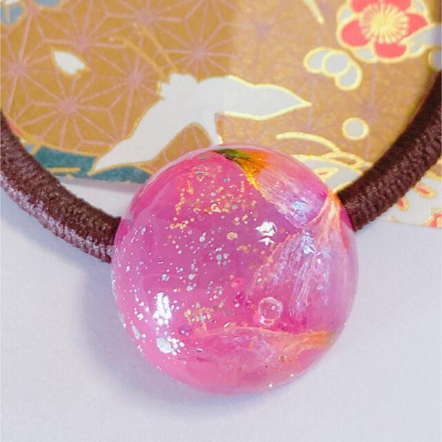 売り切れました】????????♡いちごフラワーのドロップヘアゴム♡【金属