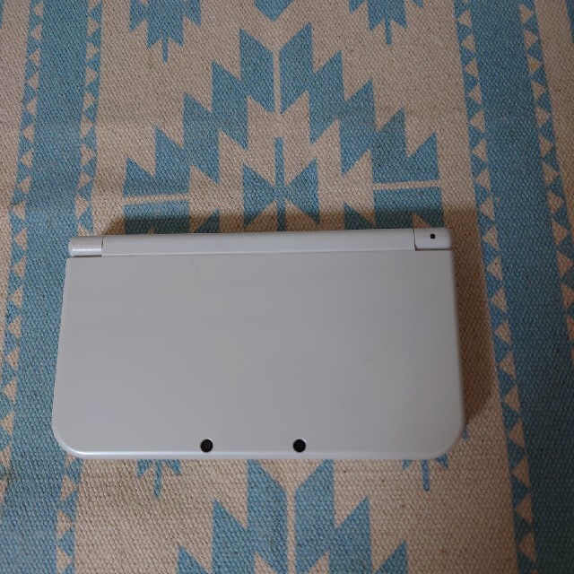 「Newニンテンドー3DS LL パールホワイト」本体