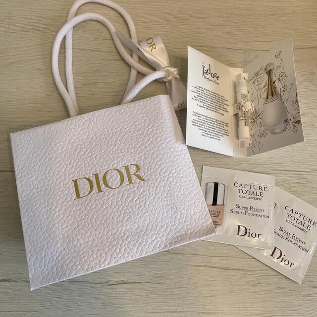 Dior(ディオール)の【Dior4点set】ショップバックリボン付・香水・ファンデーション2点 コスメ/美容のキット/セット(サンプル/トライアルキット)の商品写真