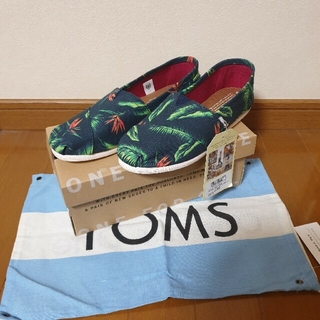 トムズ(TOMS)の【新品】TOMS スリッポン/23cm(サイズ6)(スリッポン/モカシン)