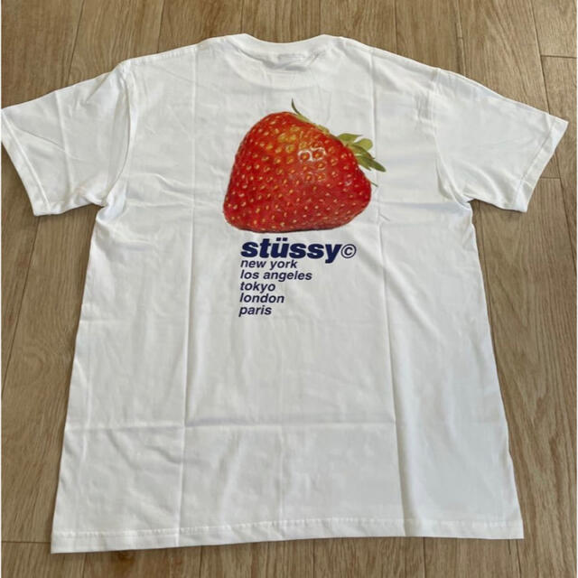 STUSSY(ステューシー)のSTUSSY ステューシー ストロベリー 半袖Tシャツ ホワイトXL メンズのトップス(Tシャツ/カットソー(半袖/袖なし))の商品写真