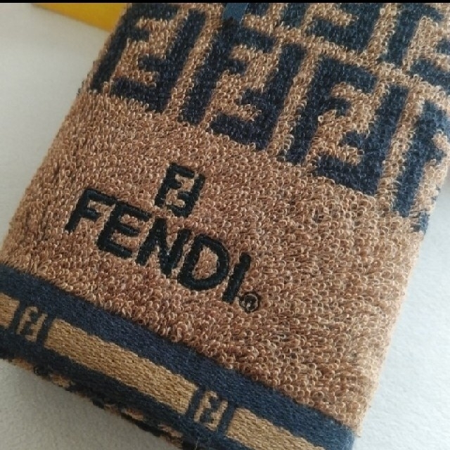 FENDI - 新品未使用 FENDIフェイスタオルの通販 by mimi's shop ...