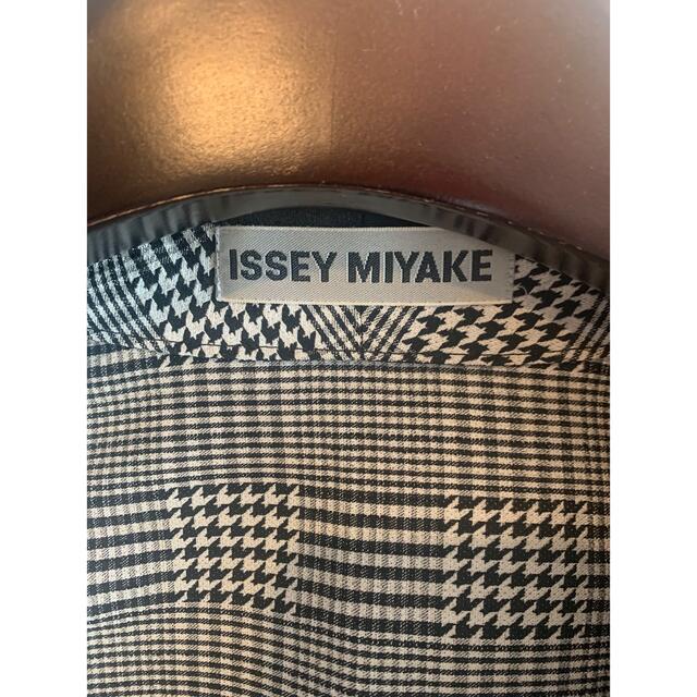 ISSEY MIYAKE(イッセイミヤケ)のISSEY MIYAKE レディースジャケット　フリーサイズ レディースのジャケット/アウター(テーラードジャケット)の商品写真