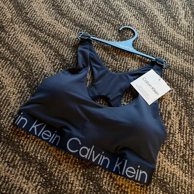 Calvin Klein(カルバンクライン)のcalvinklein スポーツウェア レディースの下着/アンダーウェア(ブラ)の商品写真