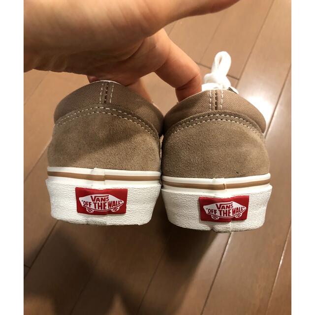 VANS(ヴァンズ)のみちゃむすさま専用⭐︎vans  オールドスクール　新品タグなし　ベージュ レディースの靴/シューズ(スニーカー)の商品写真