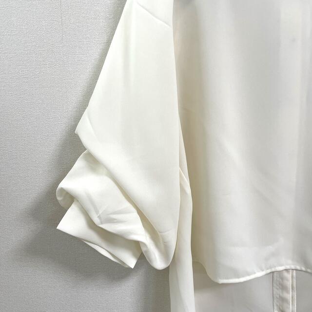 ボリューム袖のブラウス　新品　フリー レディースのトップス(シャツ/ブラウス(長袖/七分))の商品写真