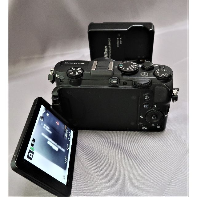 Nikon P7700 コンデジ 大口径レンズ・バリアングル液晶 Nikon P7700 コンデジ 大口径レンズ・バリアングル液晶