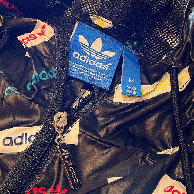adidas - アディダス ロゴづくし カラフル ナイロンパーカー adidas - アディダス ロゴづくし カラフル ナイロンパーカー
