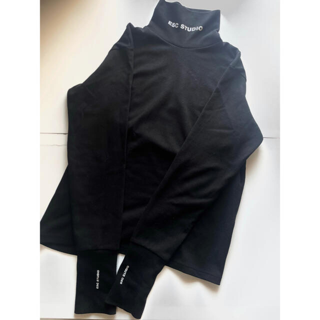 ESC STUDIO タートルネック ブラック メンズのトップス(ニット/セーター)の商品写真