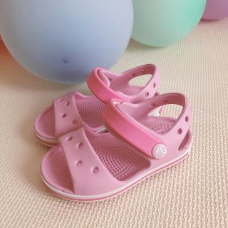 クロックス(crocs)のcrocs クロックス サンダル 13cm(サンダル)