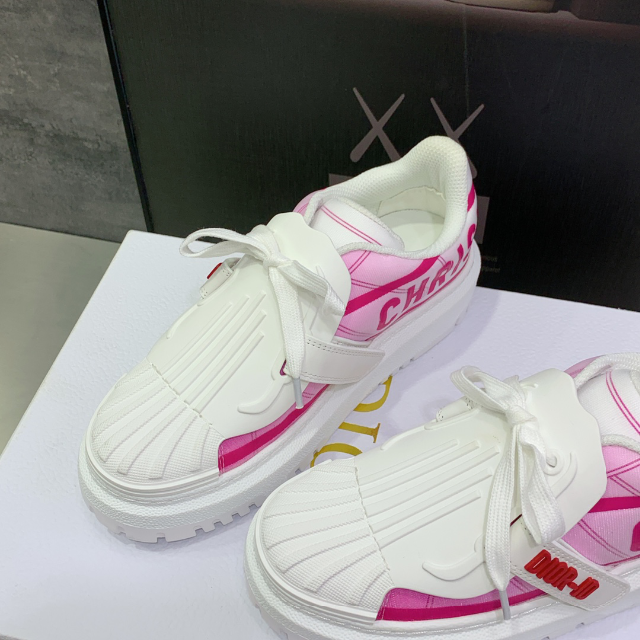 新品未使用 新作 ディオール Dior スニーカー | livro.funcionalink.com.br
