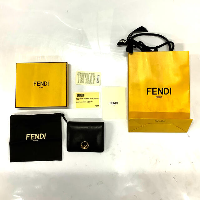 FENDI(フェンディ)のフェンディ　二つ折り財布　ブラック　r306 メンズのファッション小物(折り財布)の商品写真