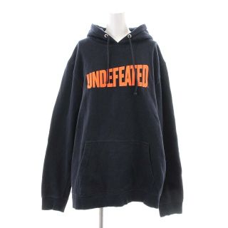 アンディフィーテッド(UNDEFEATED)のアンディフィーテッド パーカー プルオーバー ロゴ 裏起毛 XL 紺 オレンジ(パーカー)