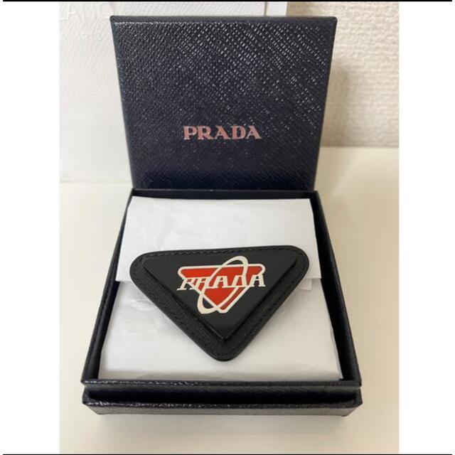 PRADA(プラダ)のPRADA プラダ　ブローチ ハンドメイドのアクセサリー(コサージュ/ブローチ)の商品写真