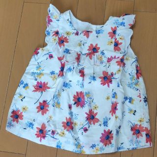 ベビーギャップ(babyGAP)のbabyGAP 可愛い白の花柄カットソー　18m-24m(Tシャツ/カットソー)