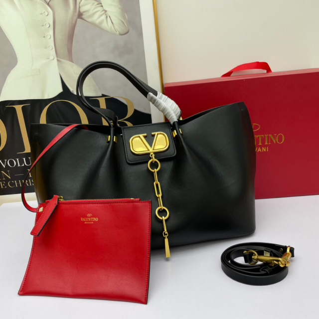 最大59%OFFクーポン 新品未使用❣️VALENTINO化粧ポーチブランド