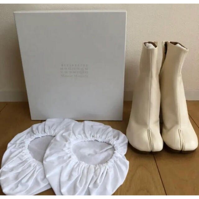 Maison Martin Margiela(マルタンマルジェラ)の新品未使用マルジェラ足袋ブーツ　ヴィンテージレザー　ホワイト　36.5 レディースの靴/シューズ(ブーツ)の商品写真