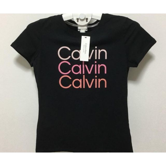 Calvin Klein(カルバンクライン)のフラミンゴ様専用　新品CalvinKleinJeans レディース　ロゴTシャツ レディースのトップス(Tシャツ(半袖/袖なし))の商品写真