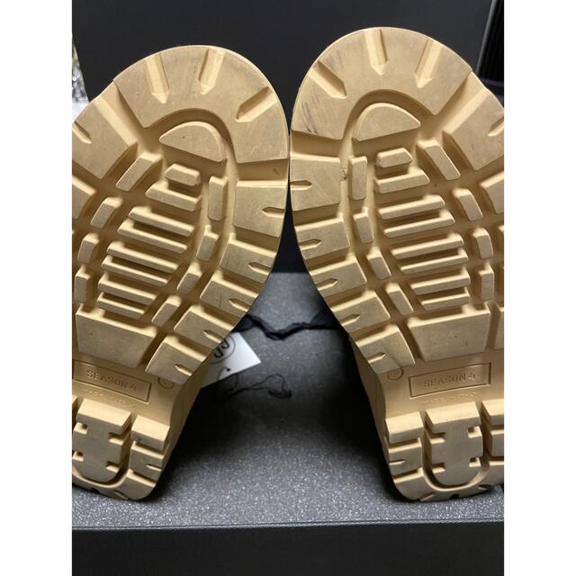 OFF-WHITE(オフホワイト)の【mickey★様 専用】yeezy season4 コンバットブーツ メンズの靴/シューズ(ブーツ)の商品写真